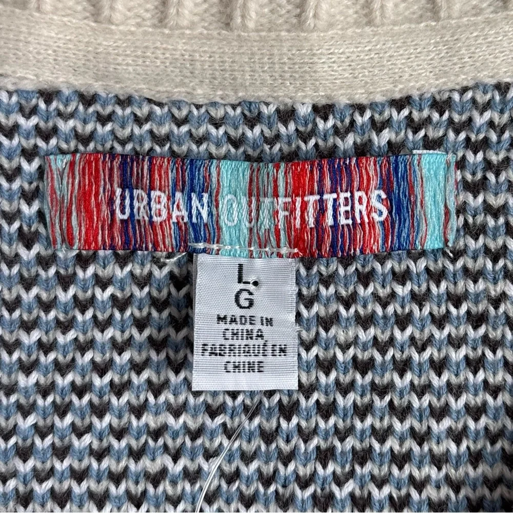 Urban Outfitters Men’s Abstract Pattern V-Neck Sweater Vest Cream Blue Large